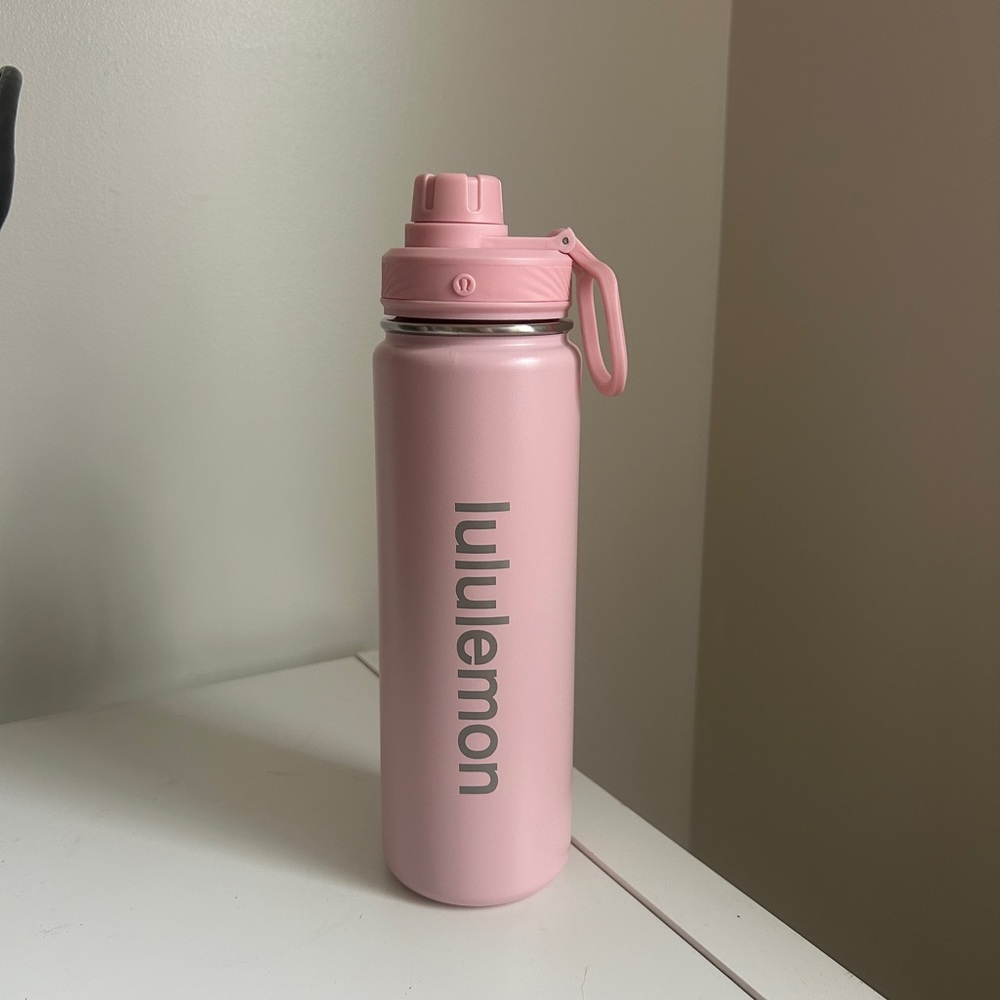 New Lululemon Back to Life Sports Water Bottle
